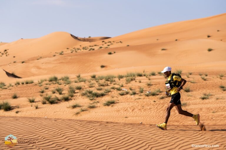 الاستعداد لإقامة “ماراثون عُمان الصحراوي” في نسخته التاسعة يناير 2024