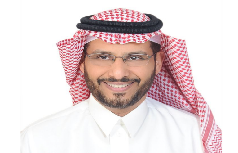 المستشار الإعلامي علي عايض القرني.. مسيرة حافلة بالإنجازات في الإعلام الرياضي والعلاقات العامة